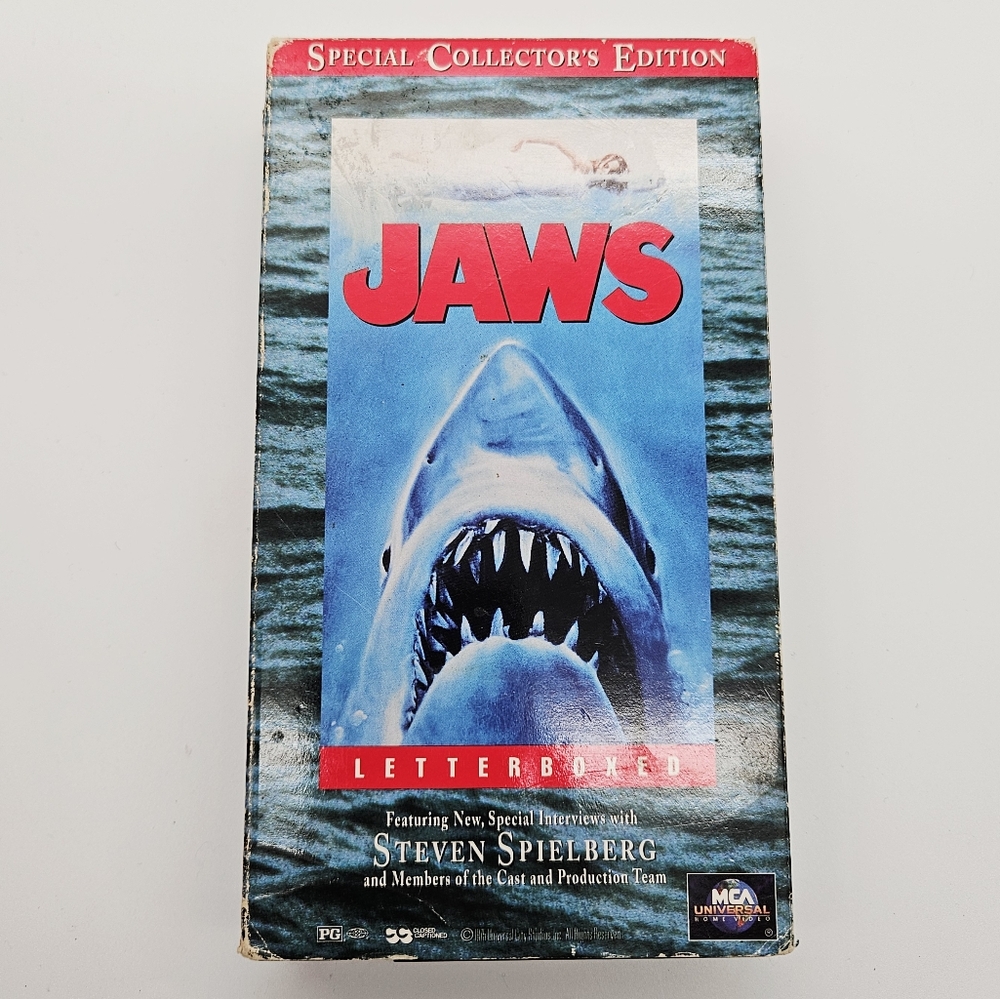 VINTAGE | Jaws Steven Spielberg shark movie VHS